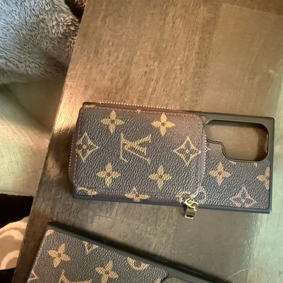 Louis Vuitton fashion Phone Cases - Picture 2 of 3